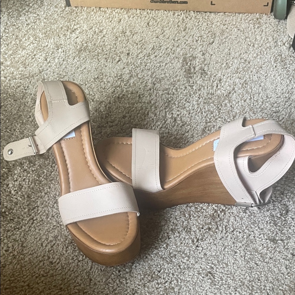 Steve Madden Tan and Cream Wedge Sandals